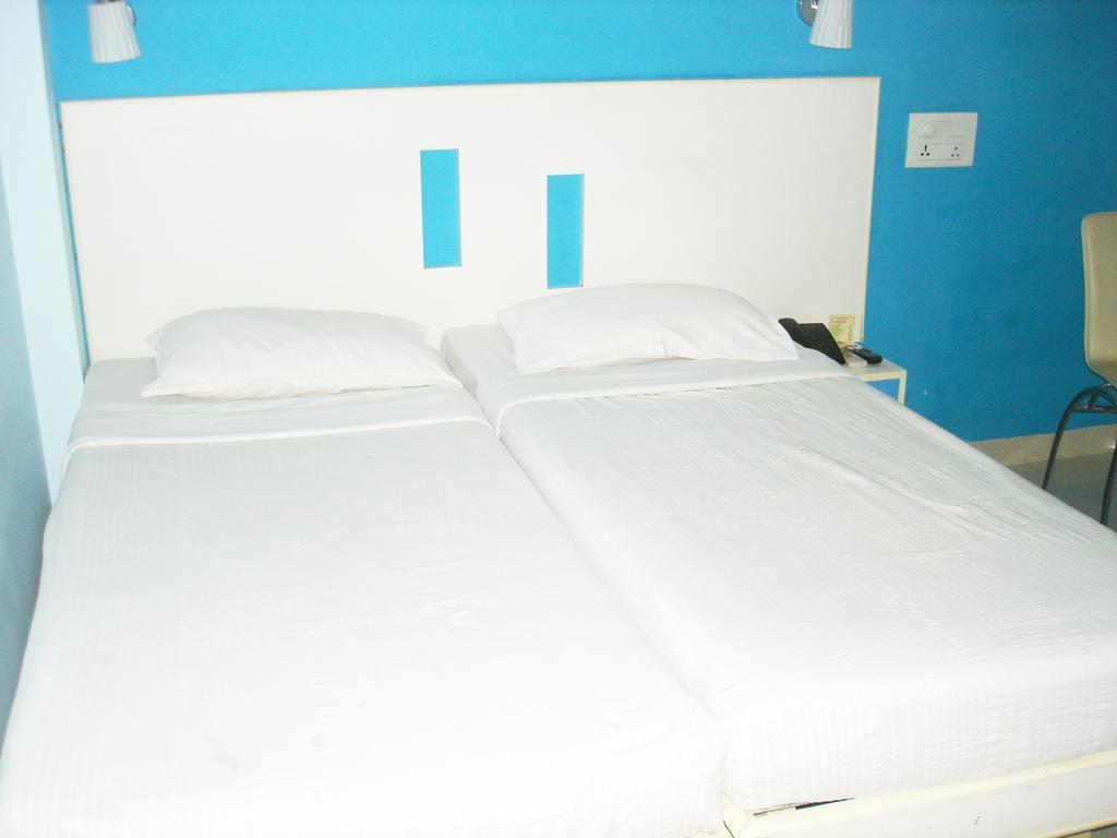 Hotel Pandian Chennai Exterior photo