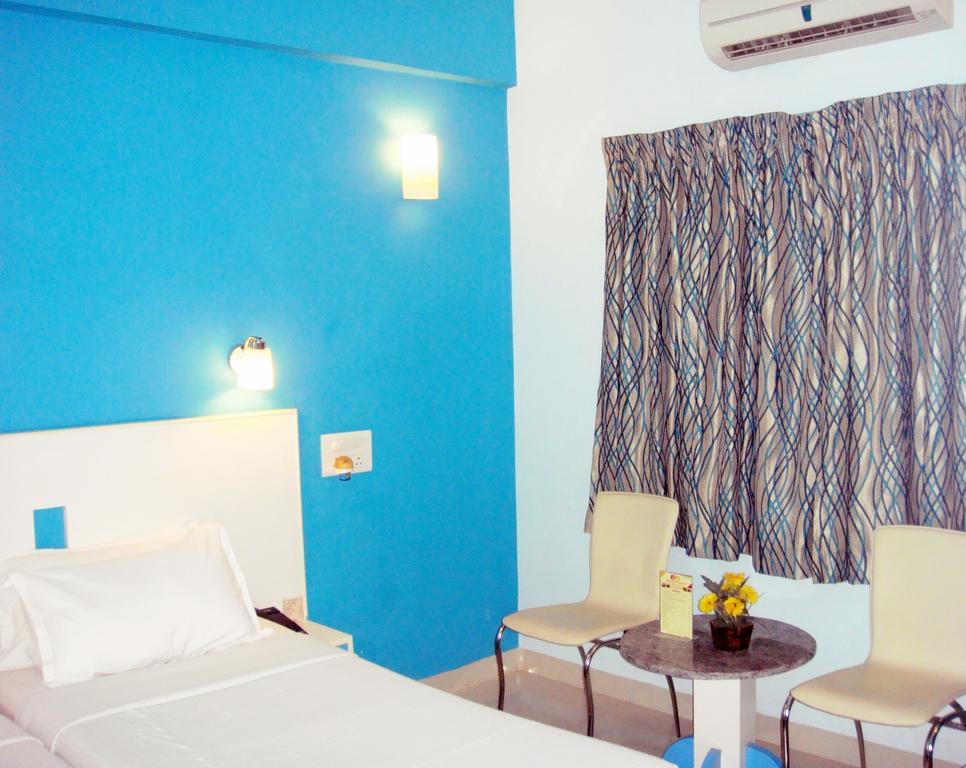 Hotel Pandian Chennai Exterior photo
