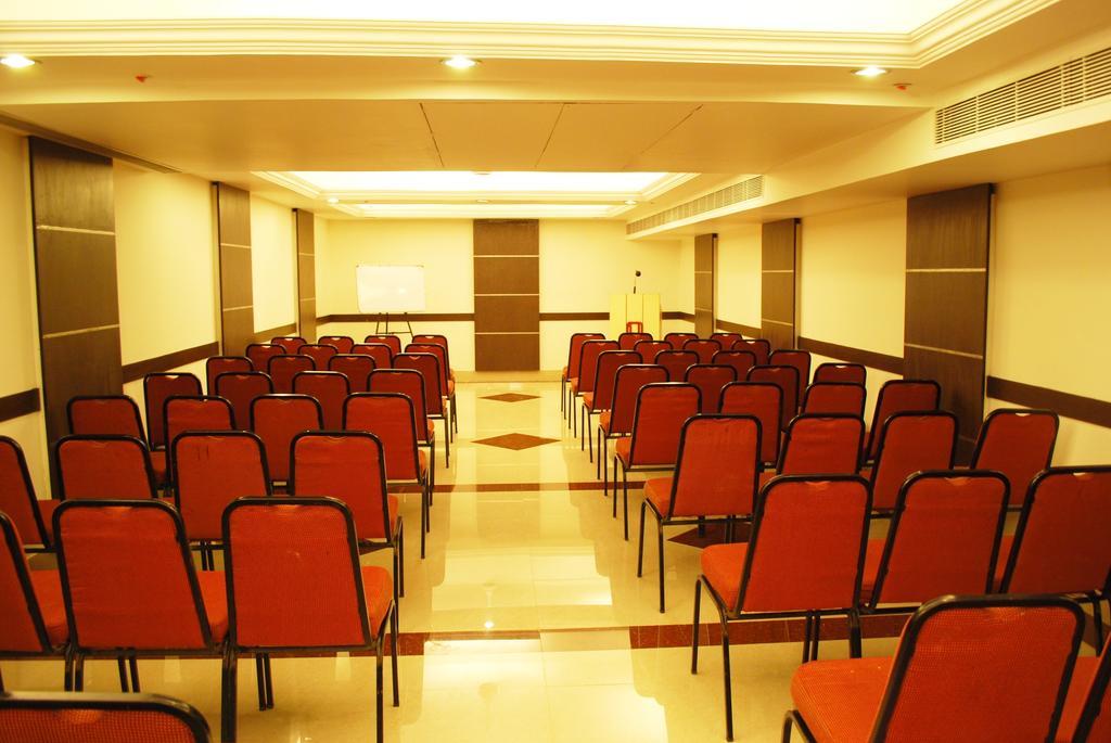 Hotel Pandian Chennai Exterior photo