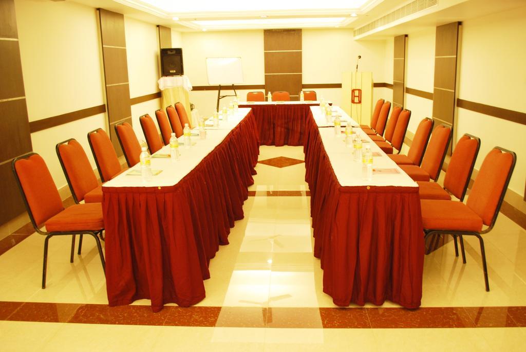 Hotel Pandian Chennai Exterior photo