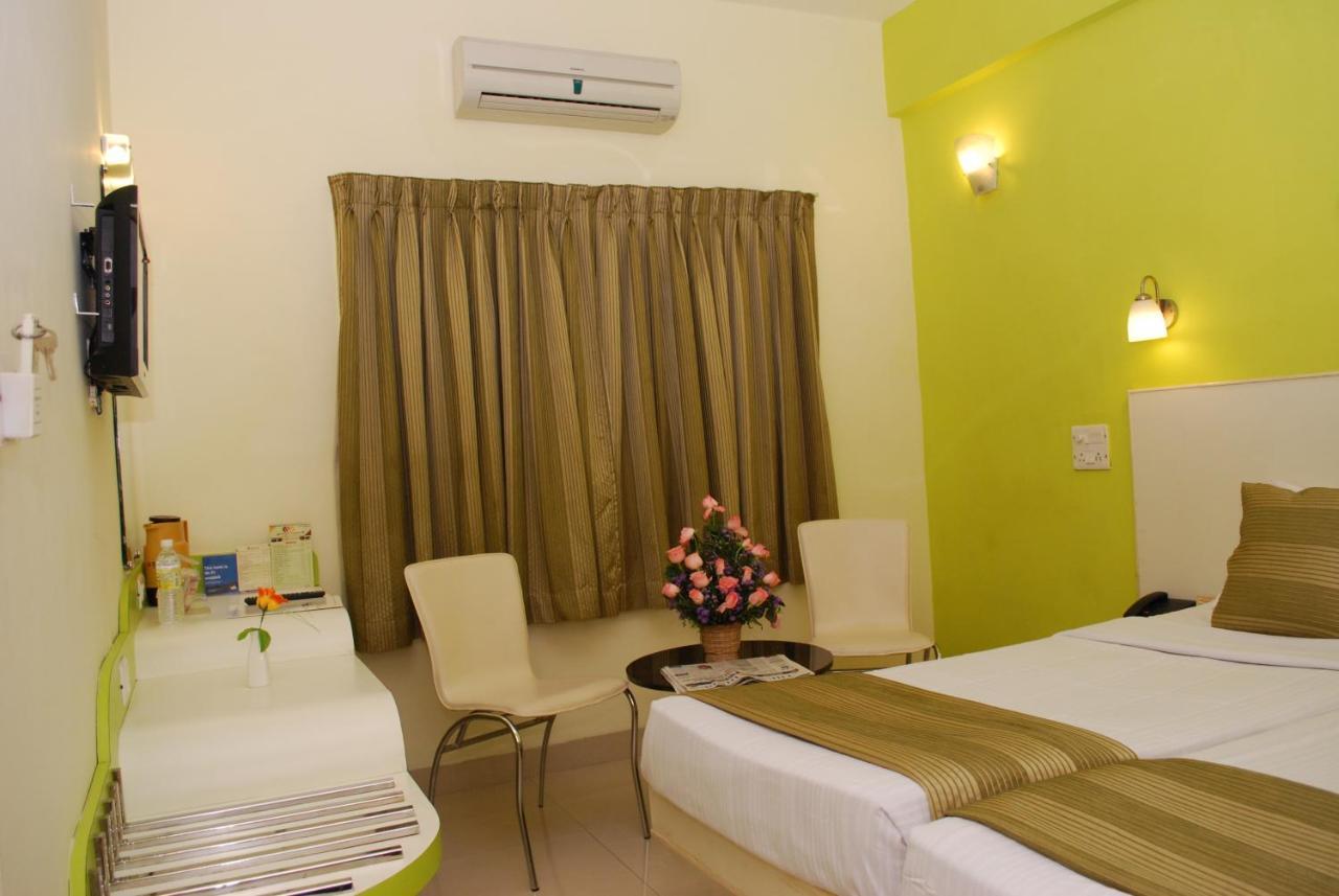Hotel Pandian Chennai Exterior photo