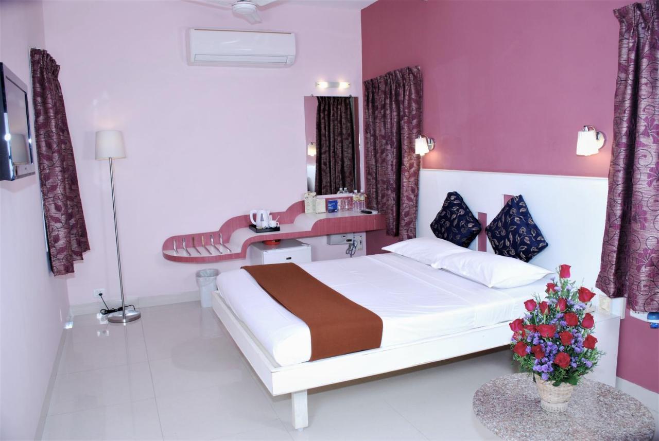 Hotel Pandian Chennai Exterior photo