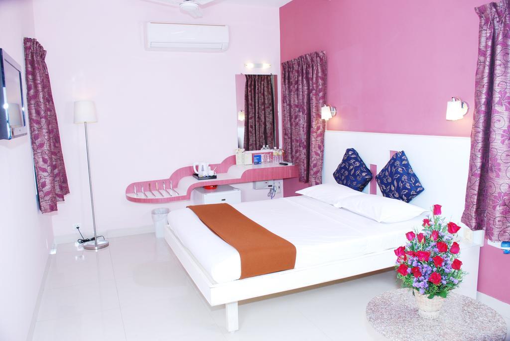Hotel Pandian Chennai Exterior photo