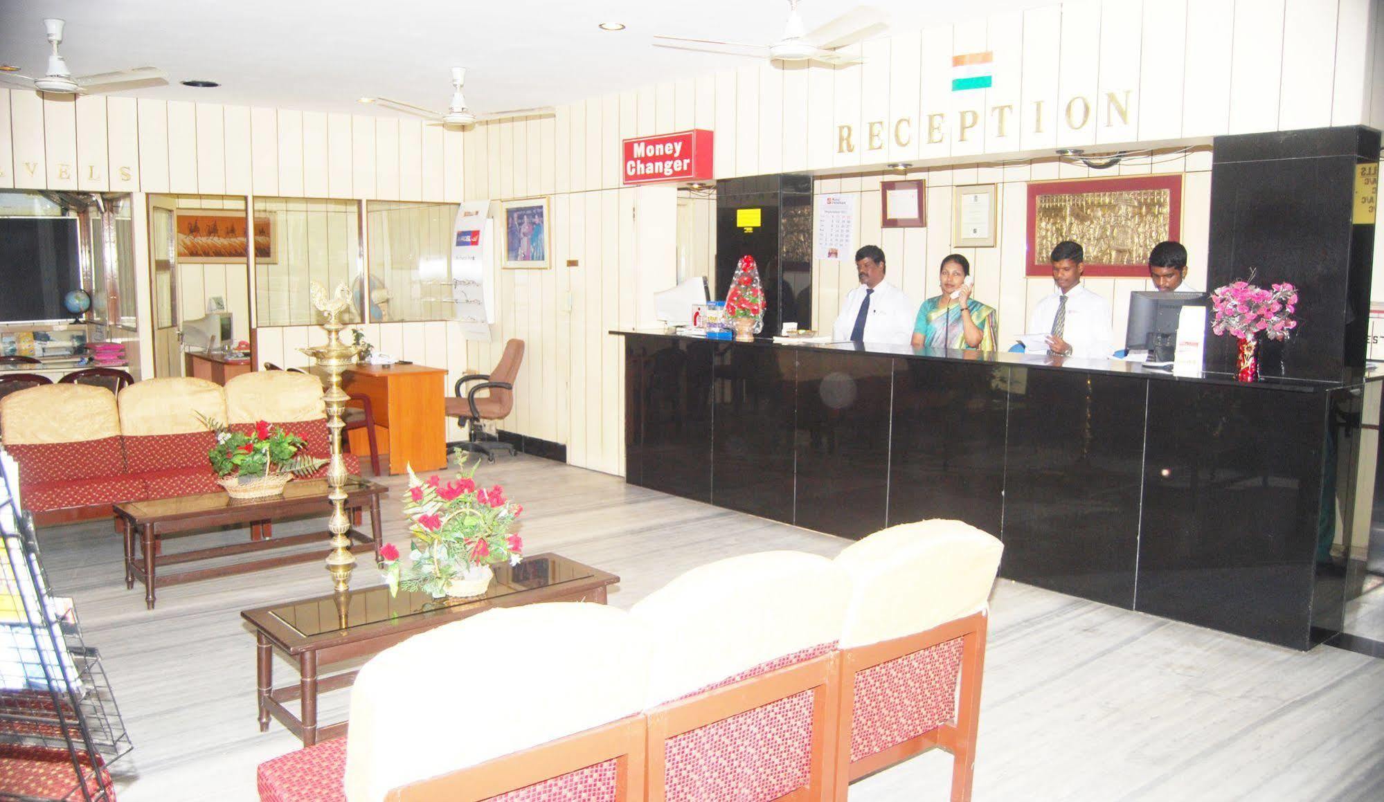 Hotel Pandian Chennai Exterior photo